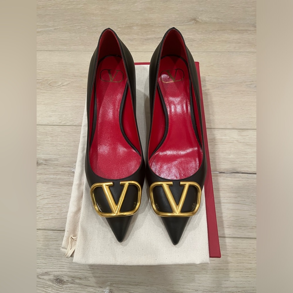 VALENTINO black Leather Vlogo Kitten Heel Pumps